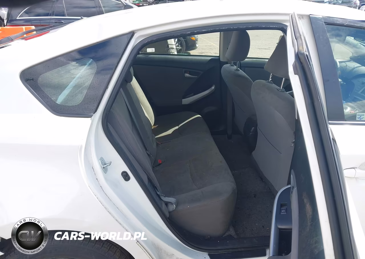 2015 Toyota Prius Two VIN:JTDKN3DU9F0444351 - 8
