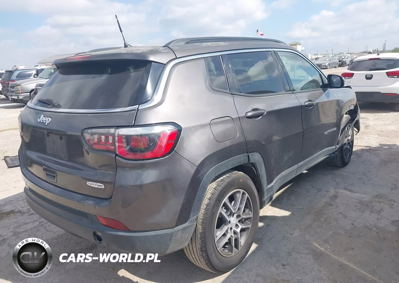 2017 Jeep New Compass Latitude Fwd VIN:3C4NJCBB4HT672452 - 4