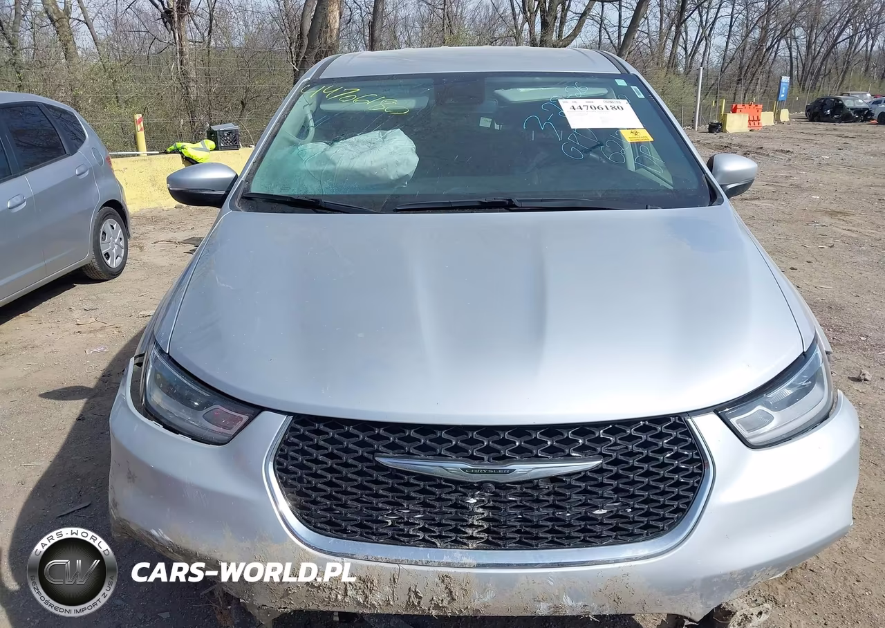 2023 Chrysler Pacifica Touring L VIN:2C4RC1BG0PR621284 - 12