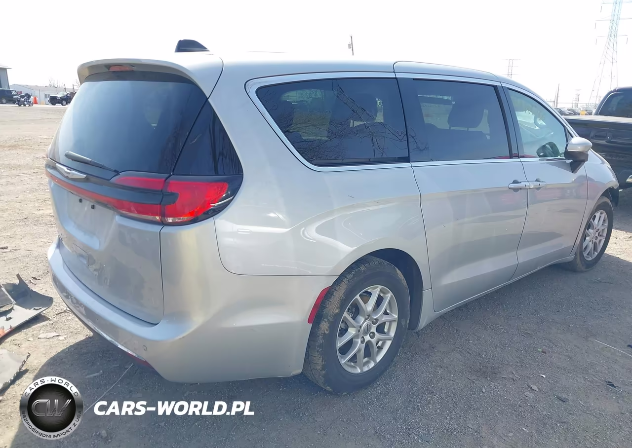 2023 Chrysler Pacifica Touring L VIN:2C4RC1BG0PR621284 - 4