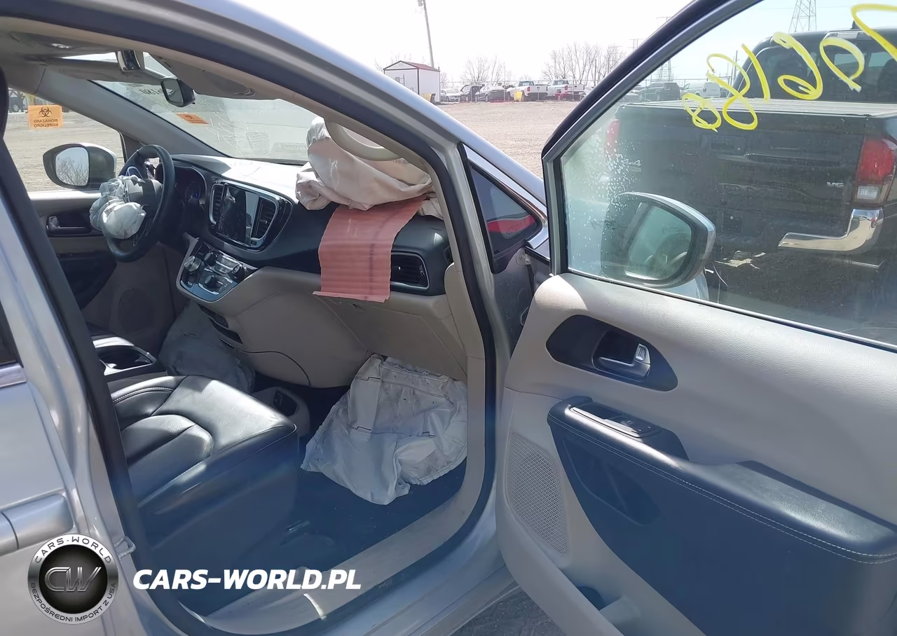 2023 Chrysler Pacifica Touring L VIN:2C4RC1BG0PR621284 - 5