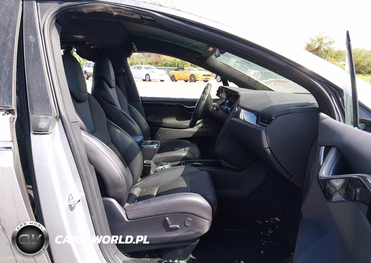 2018 Tesla Model X VIN:5YJXCAE21JF103792 - 5