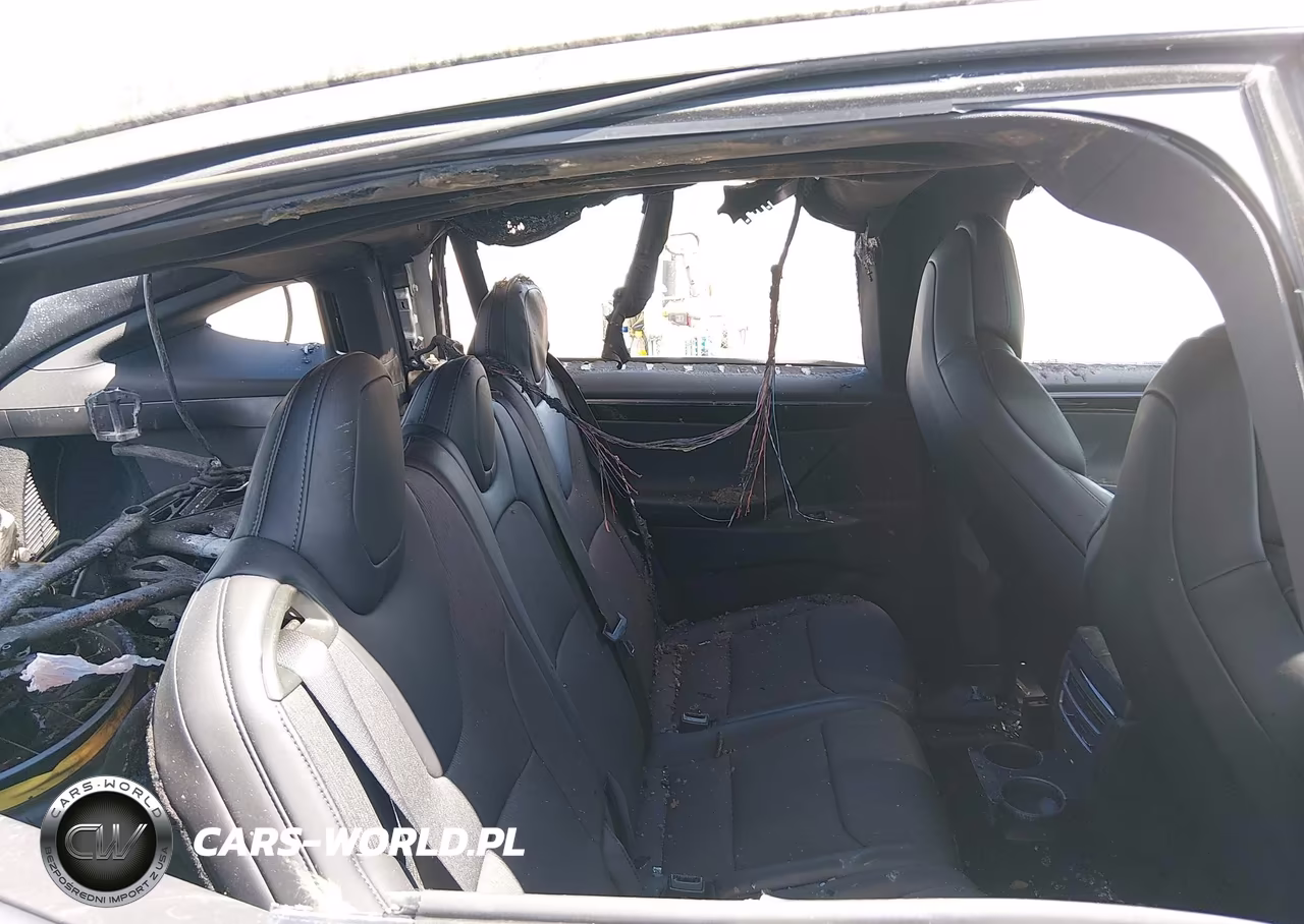 2018 Tesla Model X VIN:5YJXCAE21JF103792 - 7
