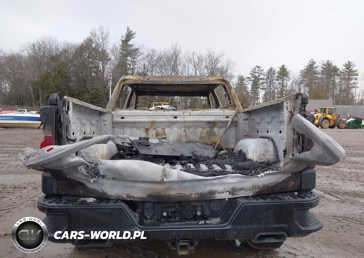2024 Chevrolet Silverado 1500 VIN:1GCUDEED0RZ208466 - 14