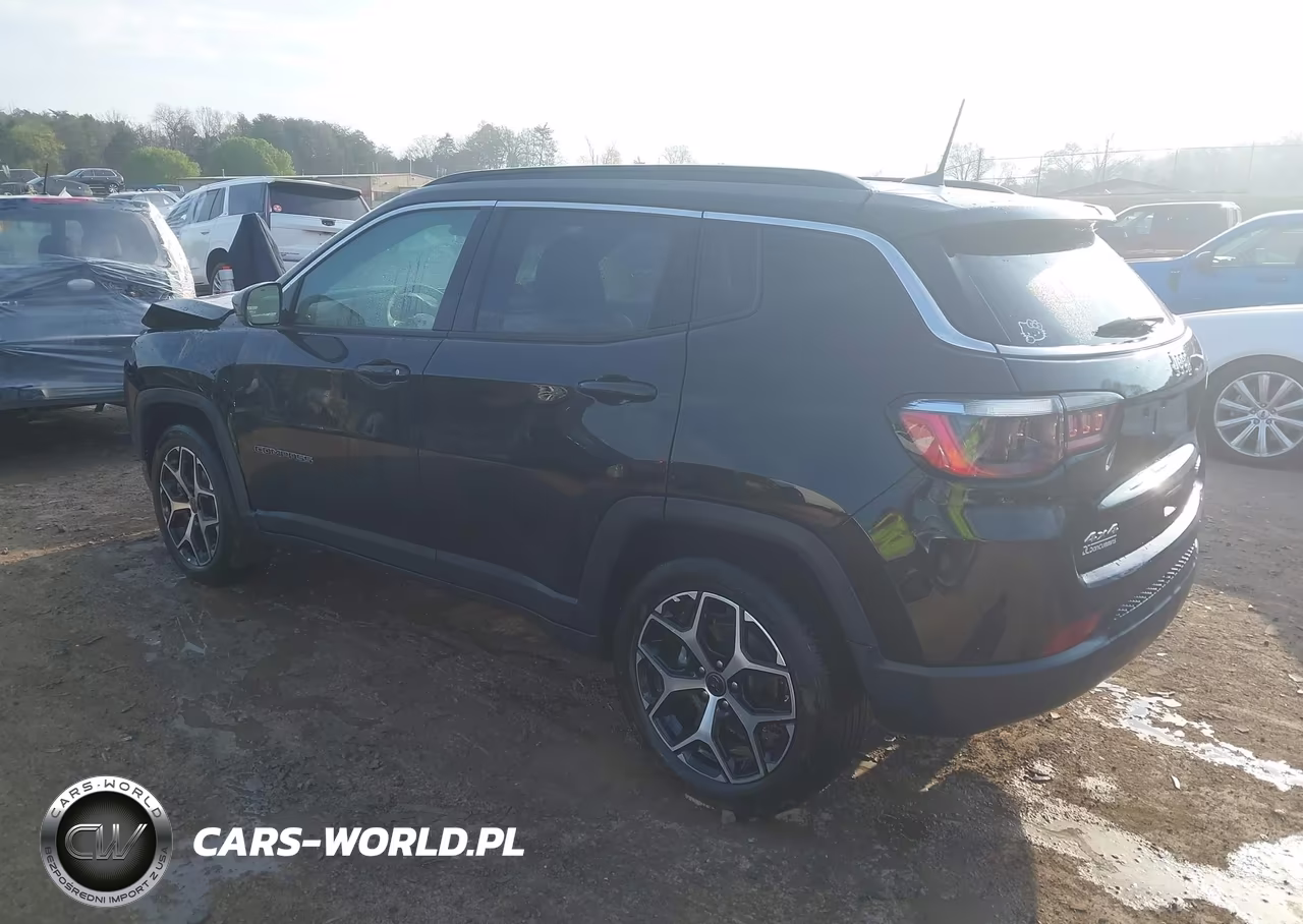 2025 Jeep Compass Limited 4X4 VIN:3C4NJDCN3ST560702 - 3
