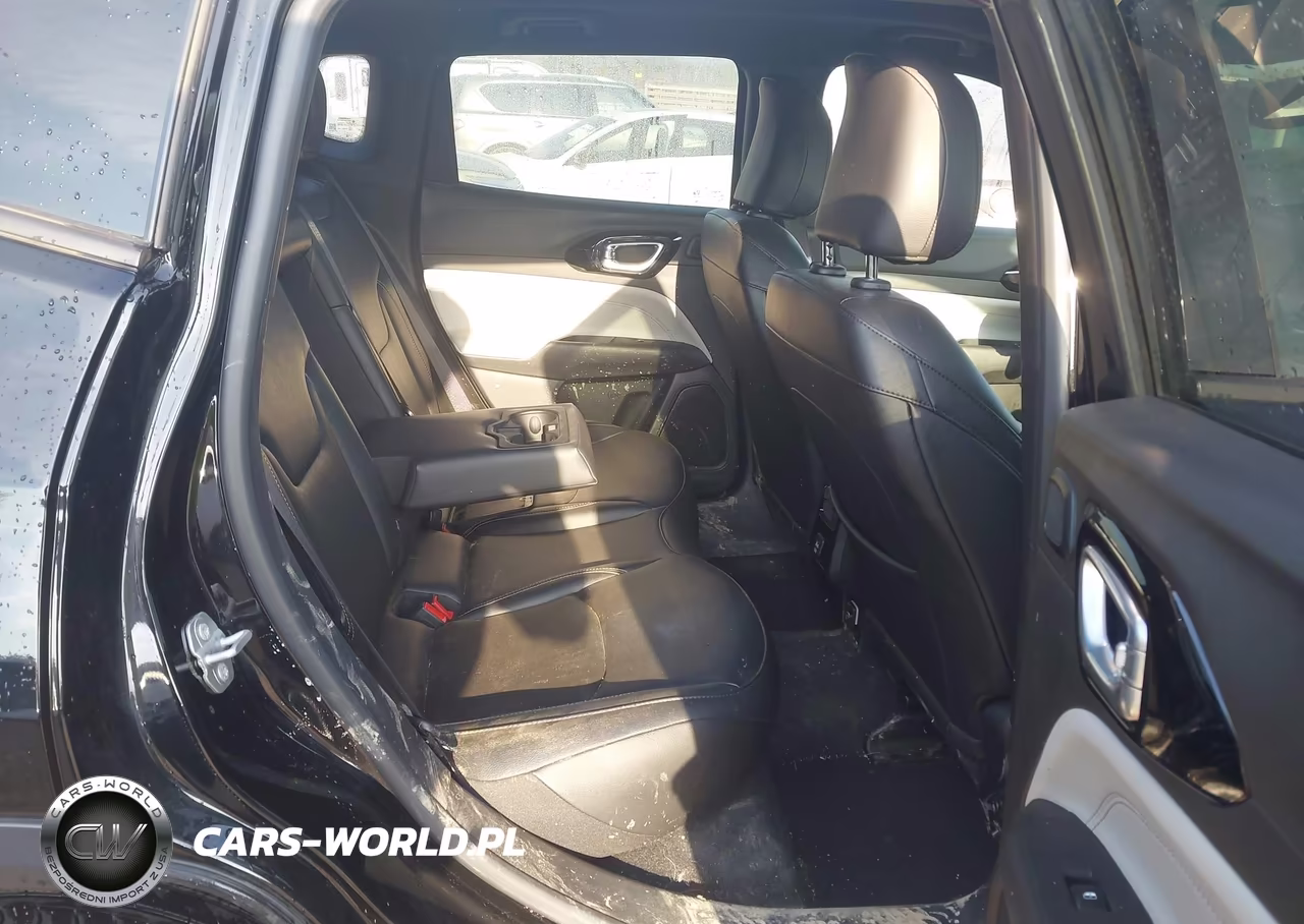 2025 Jeep Compass Limited 4X4 VIN:3C4NJDCN3ST560702 - 8