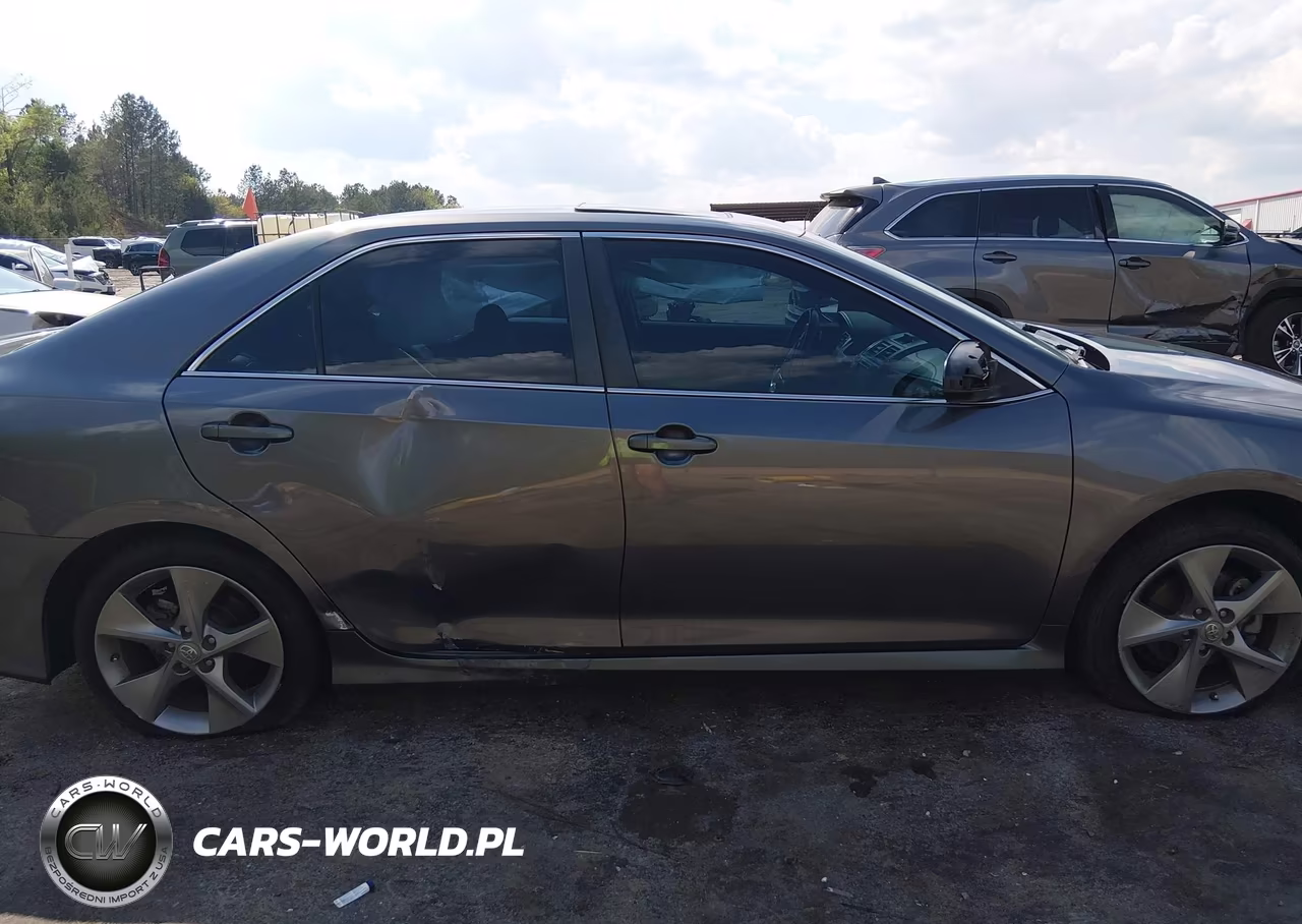 2014 Toyota Camry Se Sport VIN:4T1BF1FK4EU433242 - 13