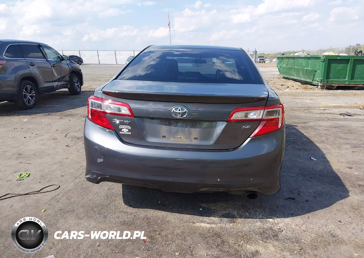 2014 Toyota Camry Se Sport VIN:4T1BF1FK4EU433242 - 16