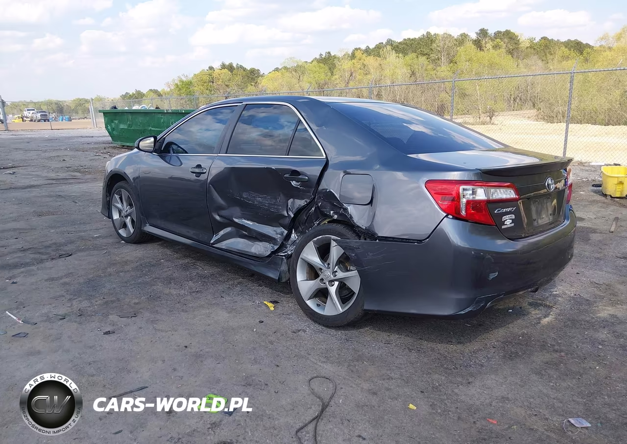 2014 Toyota Camry Se Sport VIN:4T1BF1FK4EU433242 - 3
