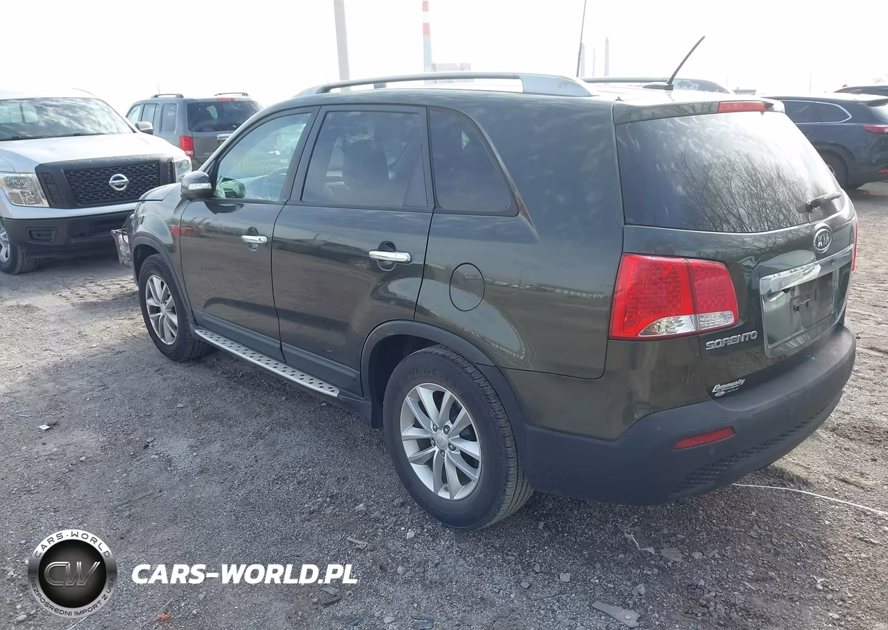 2013 Kia Sorento Lx VIN:5XYKT4A66DG318702 - 3