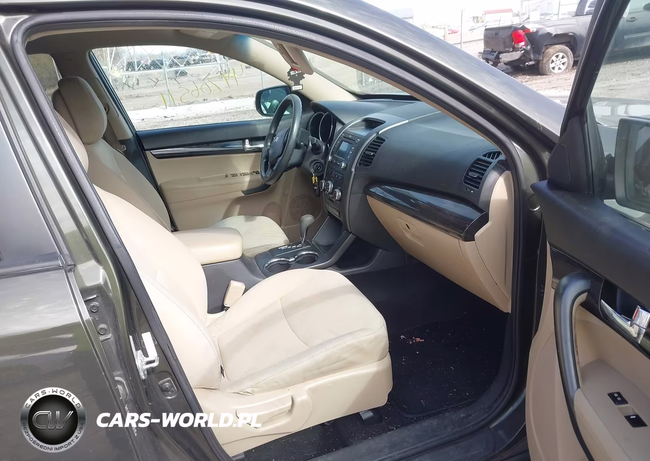 2013 Kia Sorento Lx VIN:5XYKT4A66DG318702 - 5