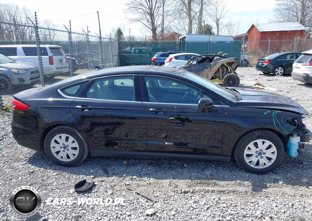 2020 Ford Fusion S VIN:3FA6P0G74LR140670 - 14