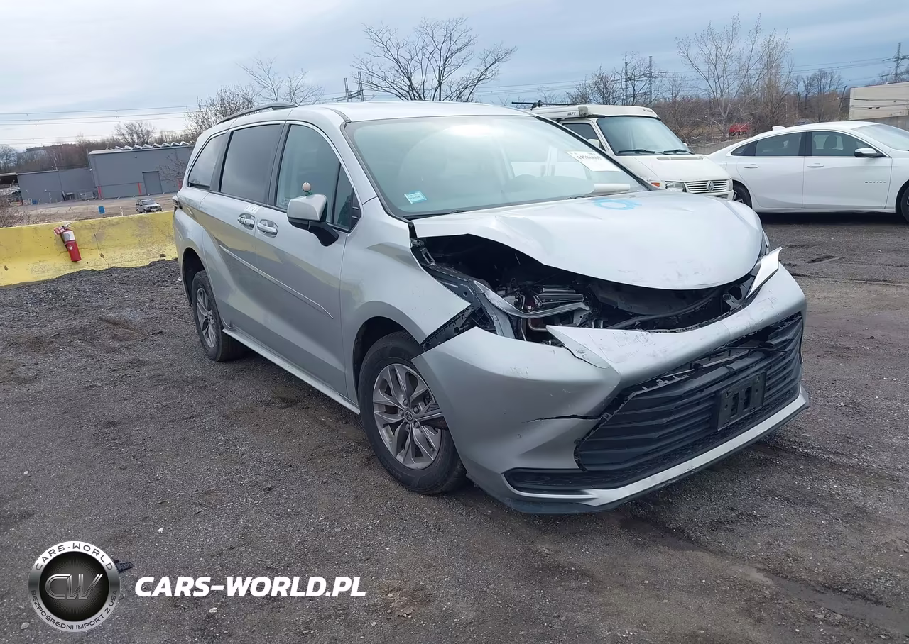 2022 Toyota Sienna Le