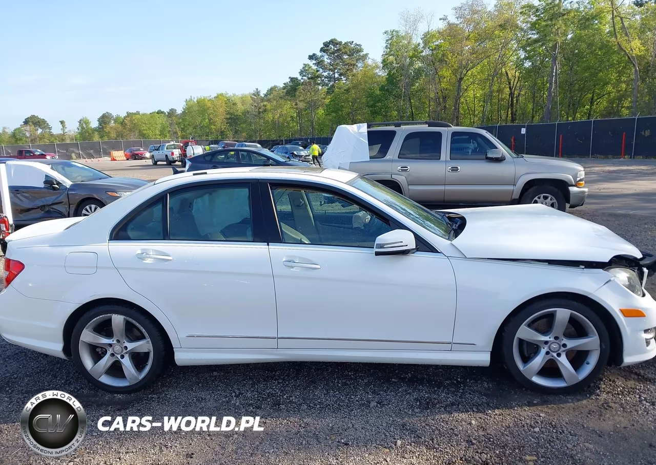 2014 Mercedes-Benz C 350 Sport VIN:WDDGF5HBXEA945691 - 13
