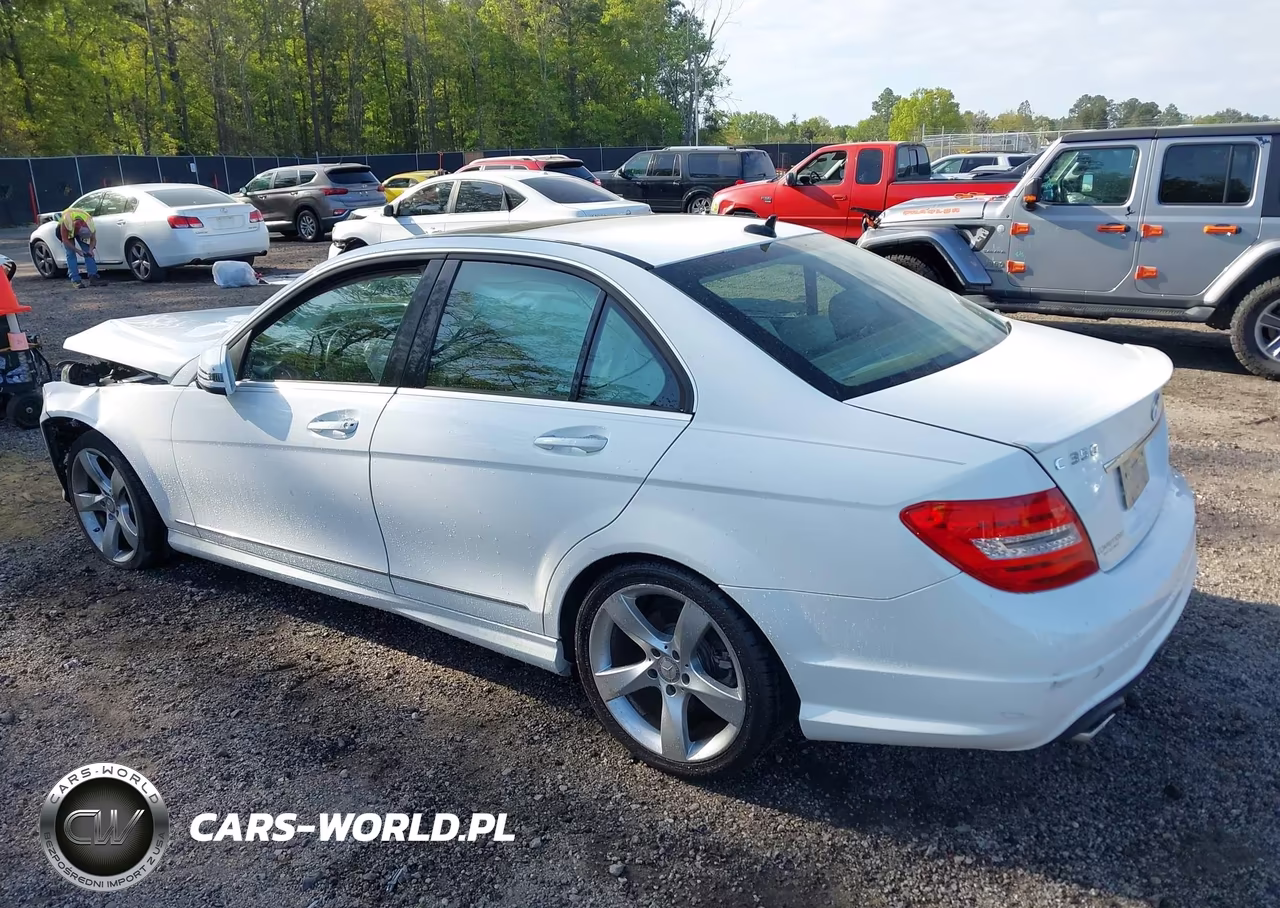 2014 Mercedes-Benz C 350 Sport VIN:WDDGF5HBXEA945691 - 3