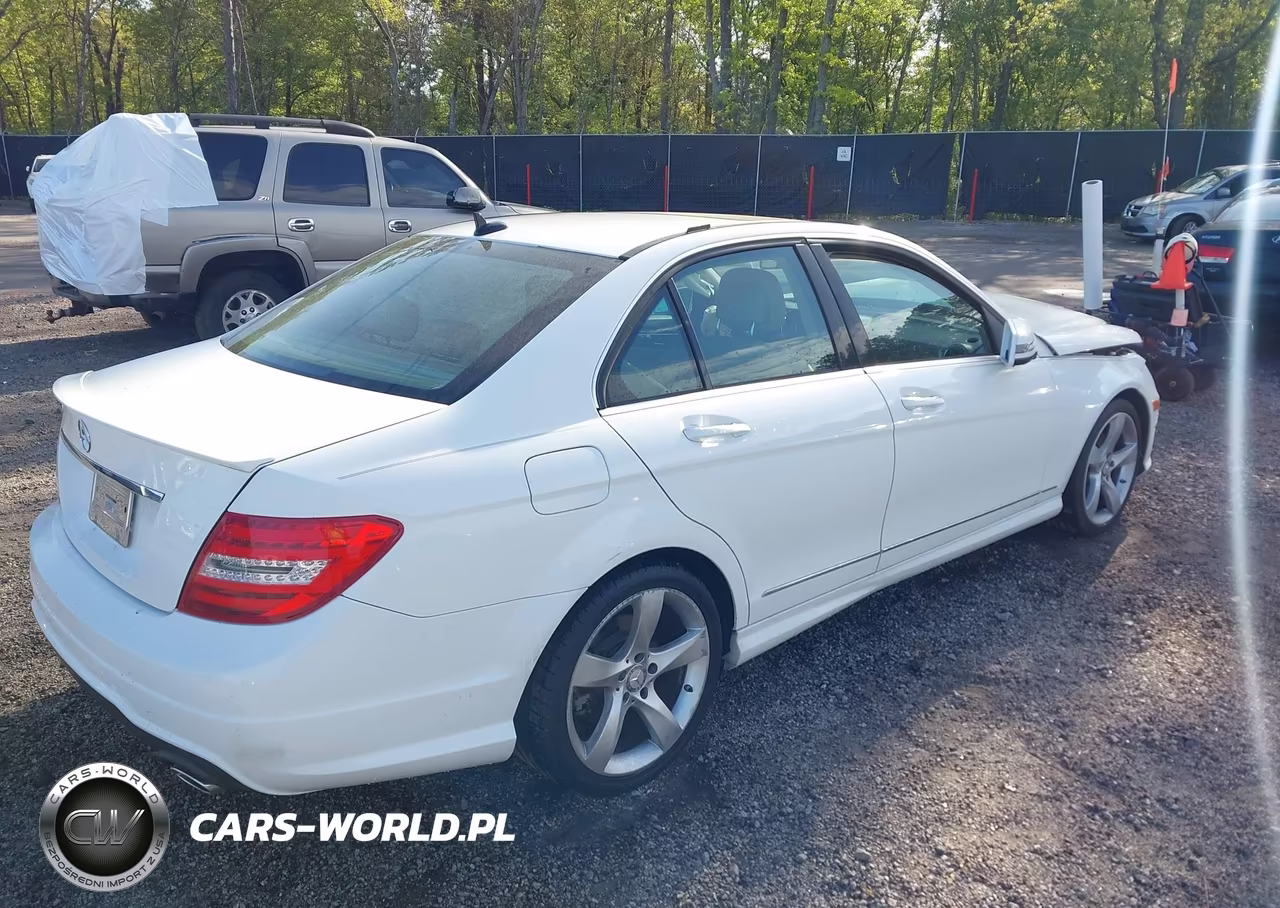 2014 Mercedes-Benz C 350 Sport VIN:WDDGF5HBXEA945691 - 4