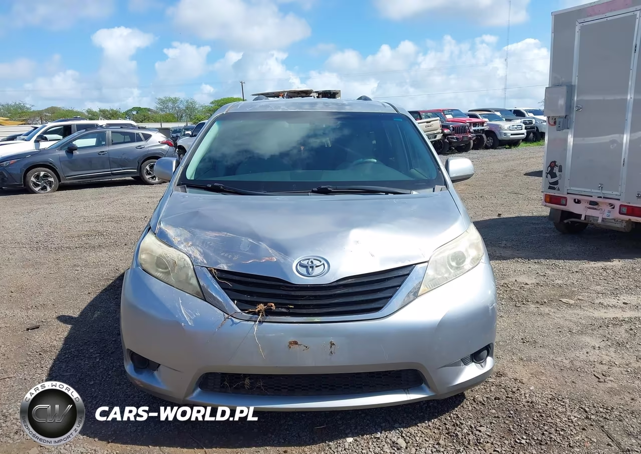 2011 Toyota Sienna Le V6 VIN:5TDKK3DC7BS108432 - 12