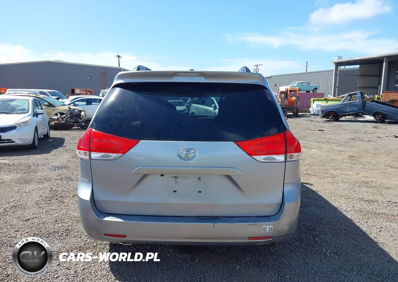 2011 Toyota Sienna Le V6 VIN:5TDKK3DC7BS108432 - 16