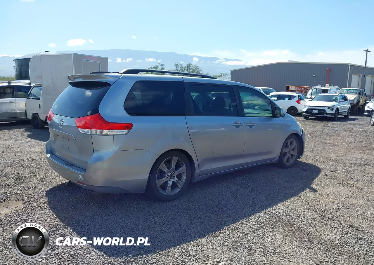 2011 Toyota Sienna Le V6 VIN:5TDKK3DC7BS108432 - 4