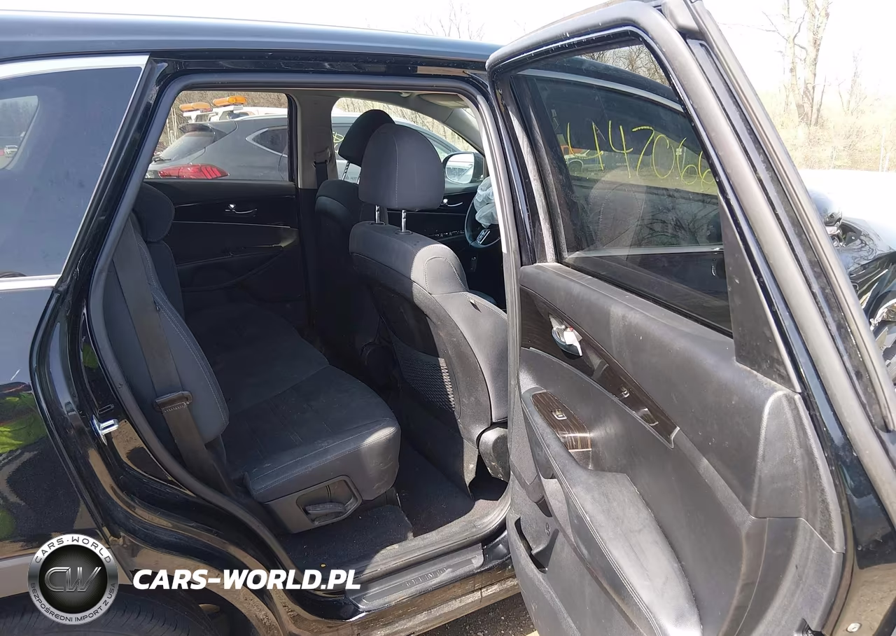 2019 Kia Sorento 2.4L L VIN:5XYPG4A30KG583466 - 8