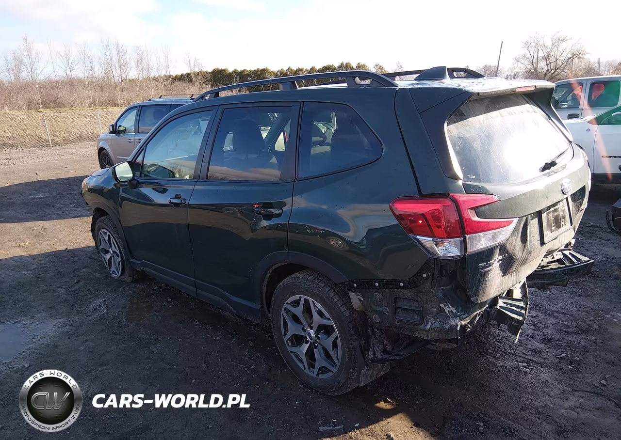 2023 Subaru Forester Premium VIN:JF2SKADC5PH477906 - 15
