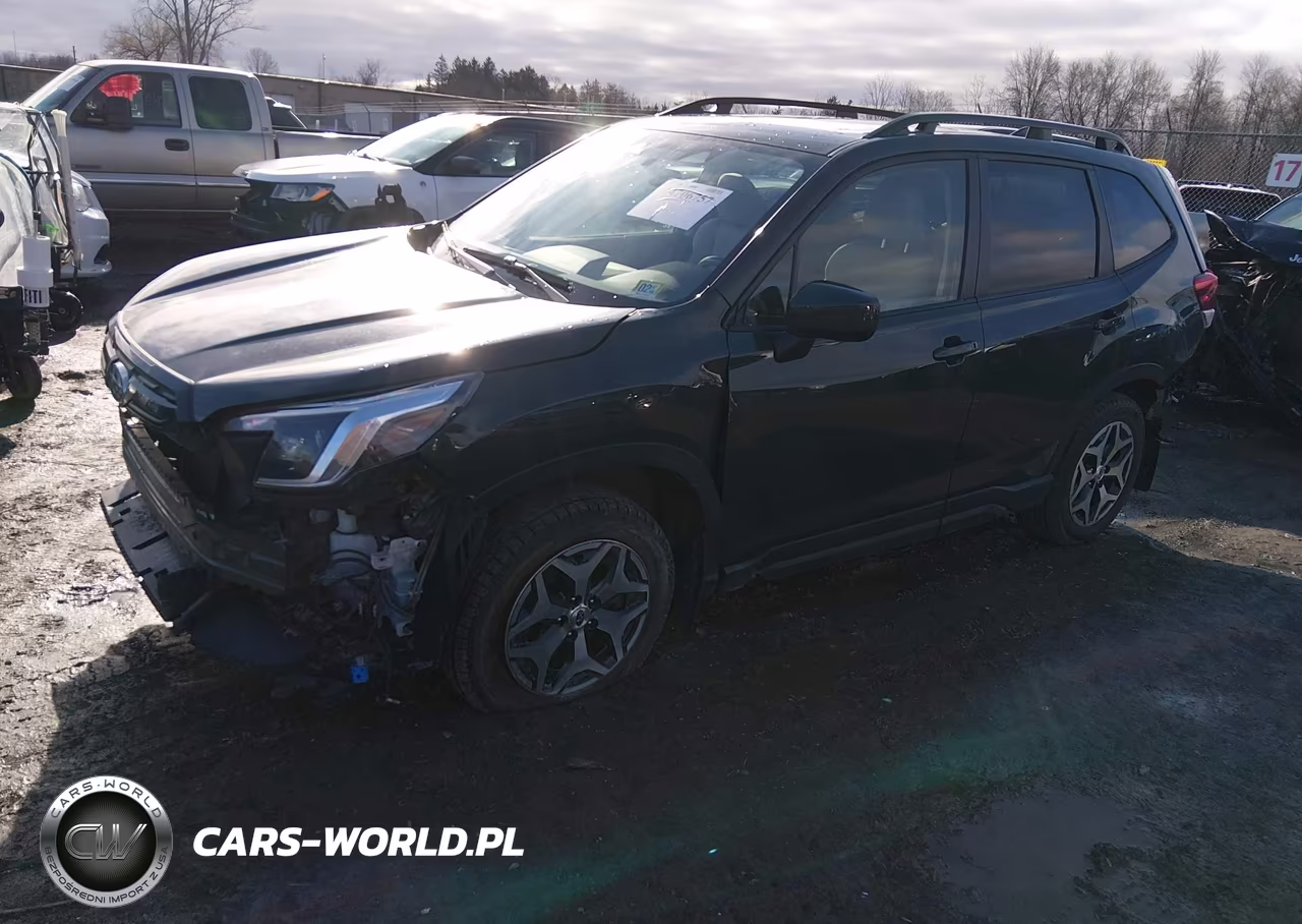 2023 Subaru Forester Premium VIN:JF2SKADC5PH477906 - 2