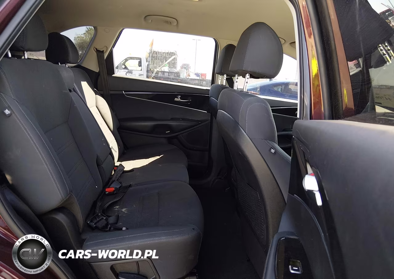 2018 Kia Sorento 2.4L Lx VIN:5XYPG4A31JG340697 - 8