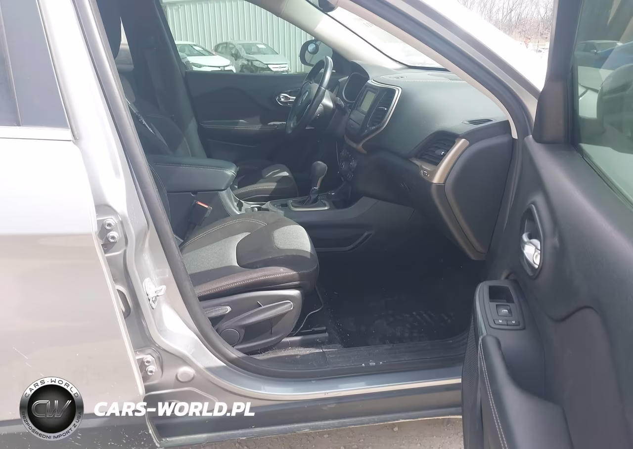 2014 Jeep Cherokee Latitude VIN:1C4PJMCB2EW198245 - 5