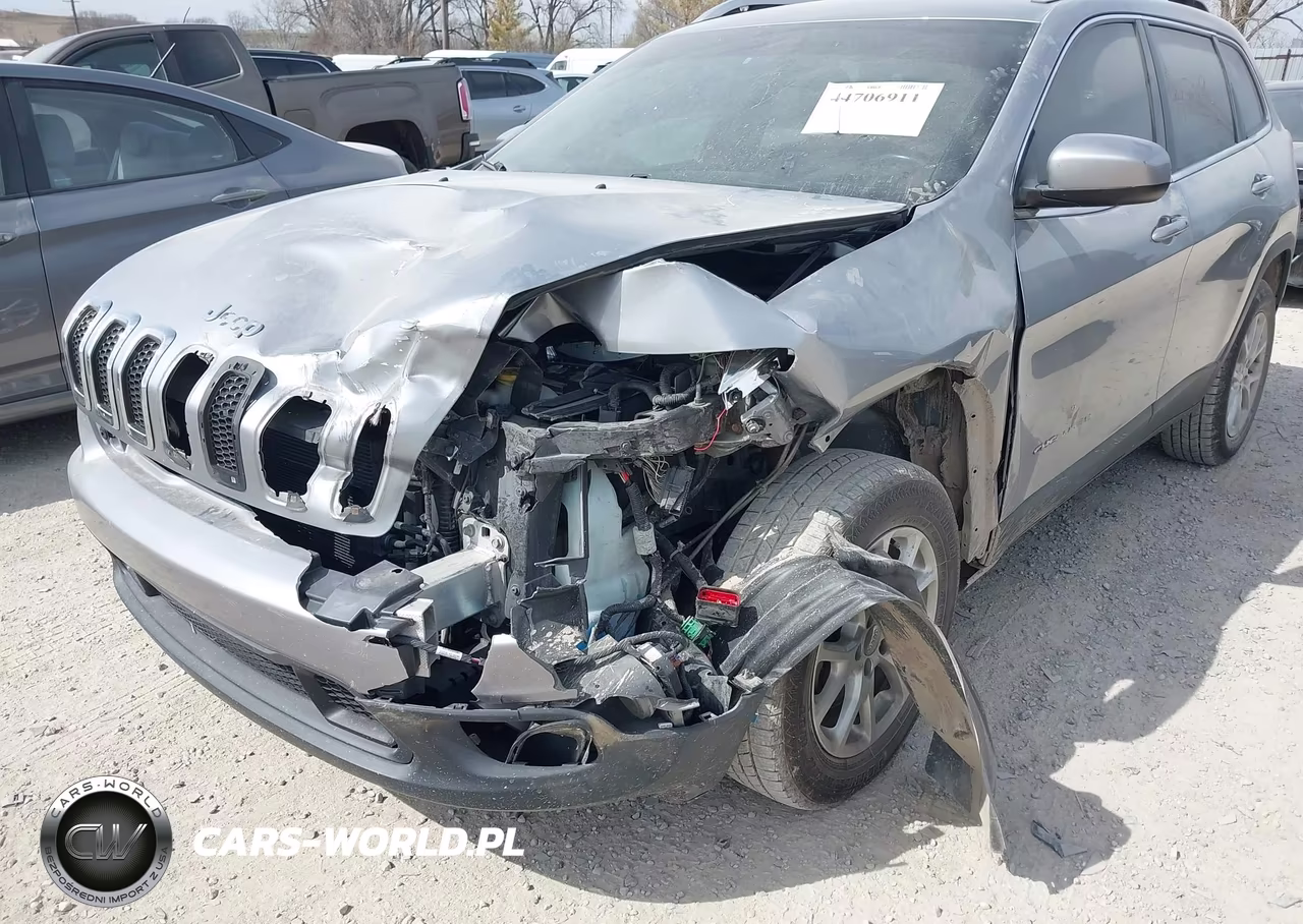 2014 Jeep Cherokee Latitude VIN:1C4PJMCB2EW198245 - 6