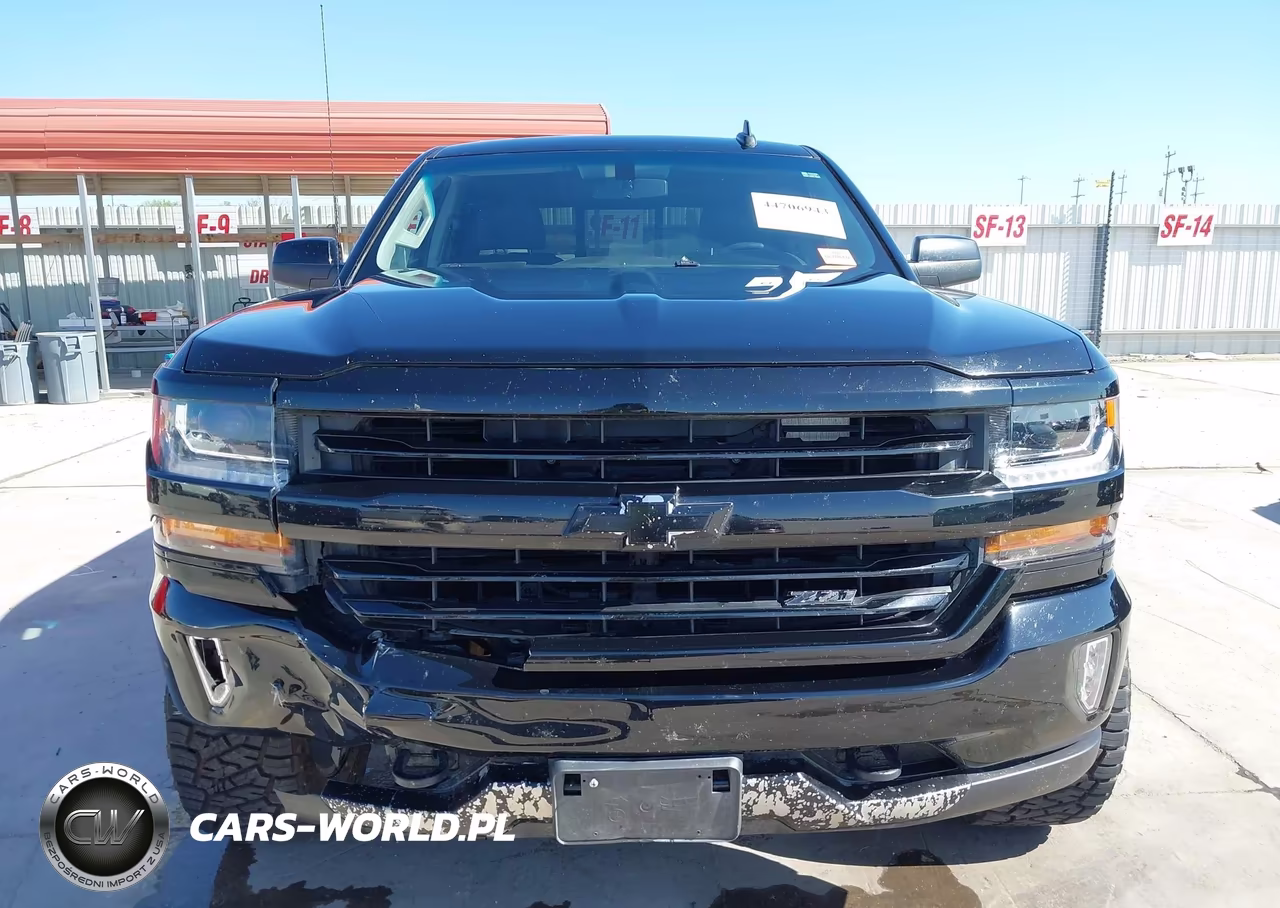 2018 Chevrolet Silverado 1500 2Lt VIN:3GCUKREC1JG404053 - 12