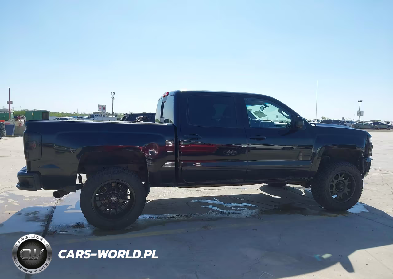 2018 Chevrolet Silverado 1500 2Lt VIN:3GCUKREC1JG404053 - 13