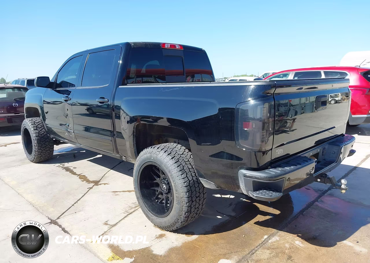 2018 Chevrolet Silverado 1500 2Lt VIN:3GCUKREC1JG404053 - 3