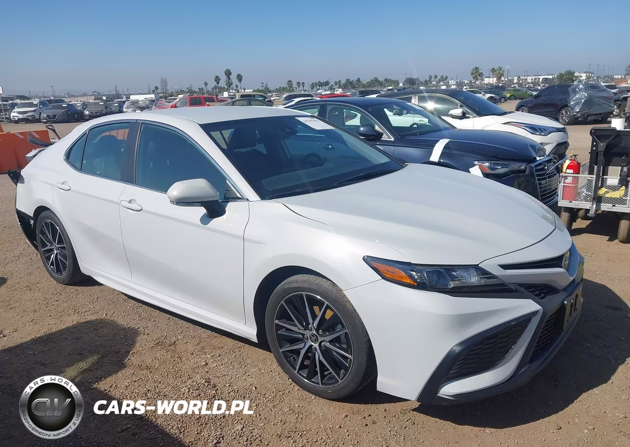 2024 Toyota Camry Hybrid Se