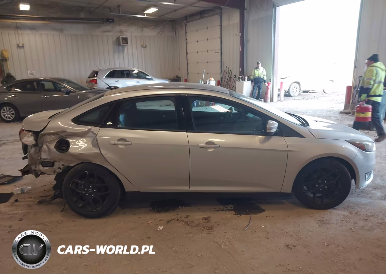 2016 Ford Focus Se VIN:1FADP3F29GL286162 - 13