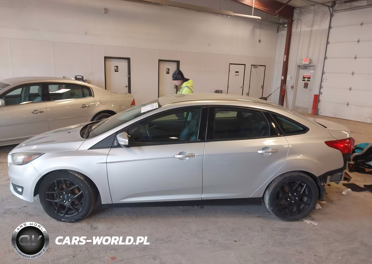 2016 Ford Focus Se VIN:1FADP3F29GL286162 - 14