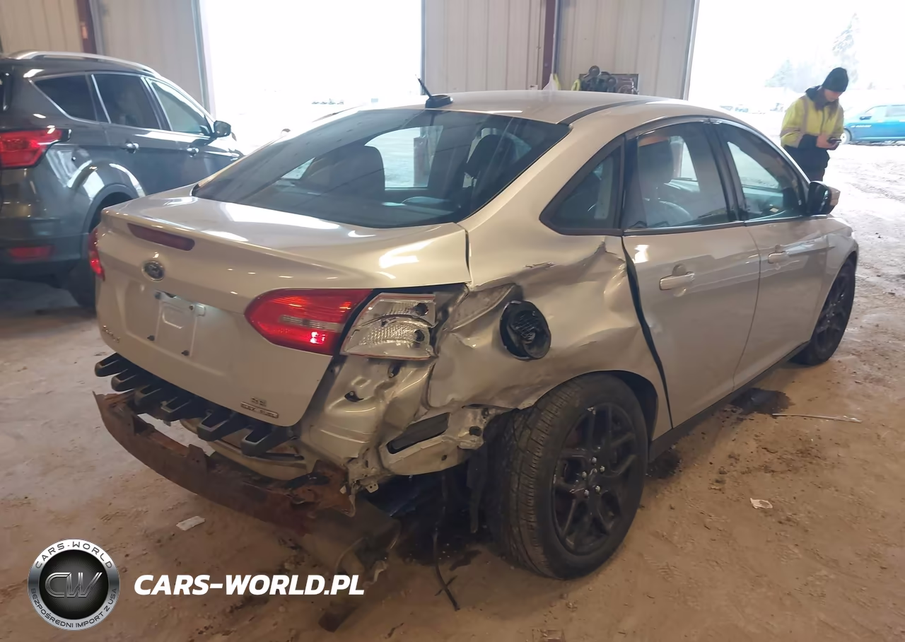 2016 Ford Focus Se VIN:1FADP3F29GL286162 - 6