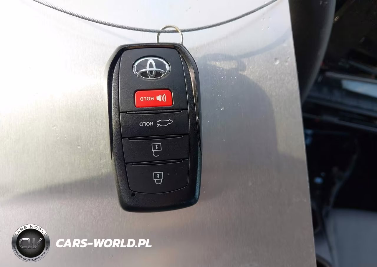 2026 Toyota Camry Le VIN:4T1DAACKXTU251330 - 11
