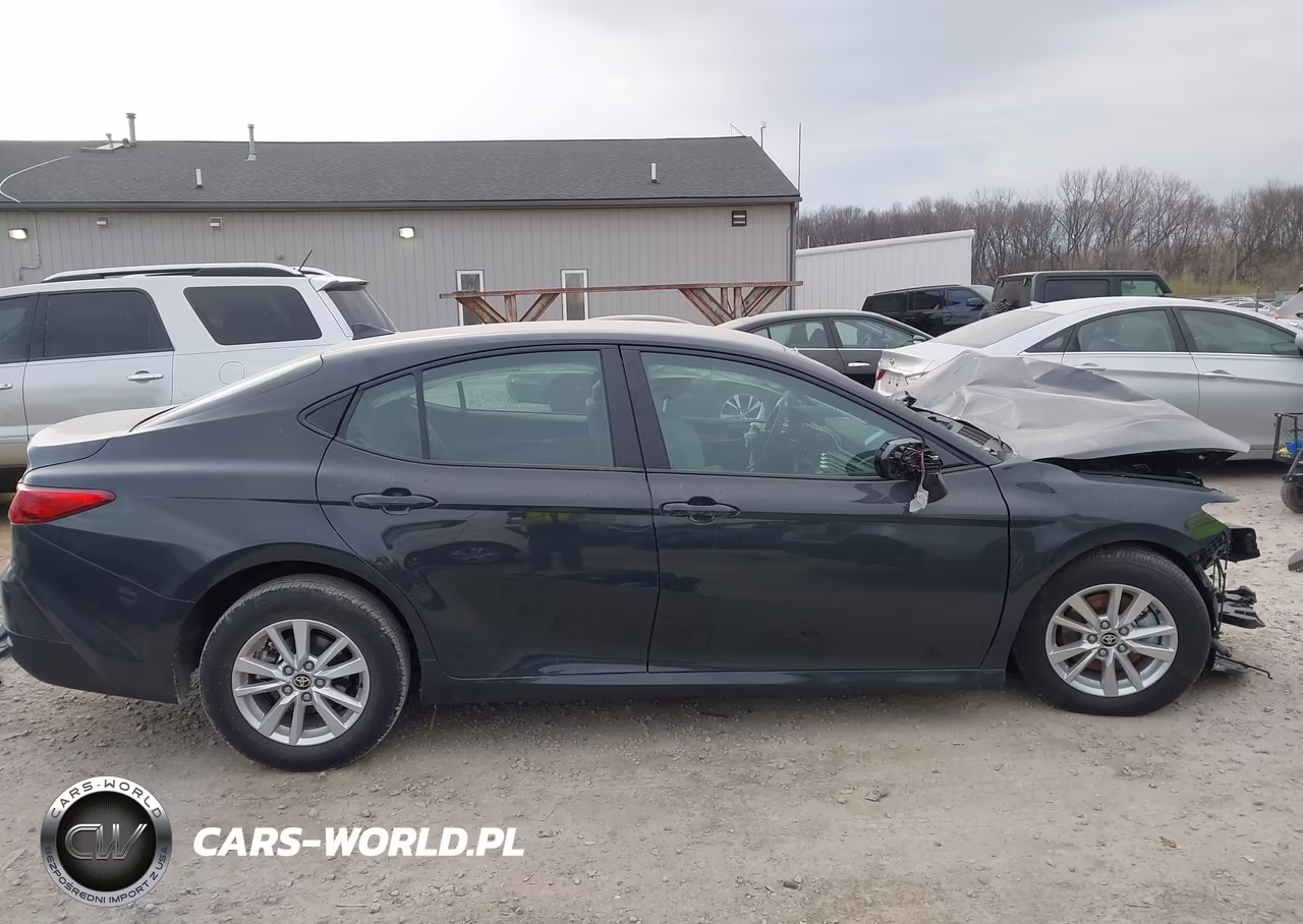 2026 Toyota Camry Le VIN:4T1DAACKXTU251330 - 14