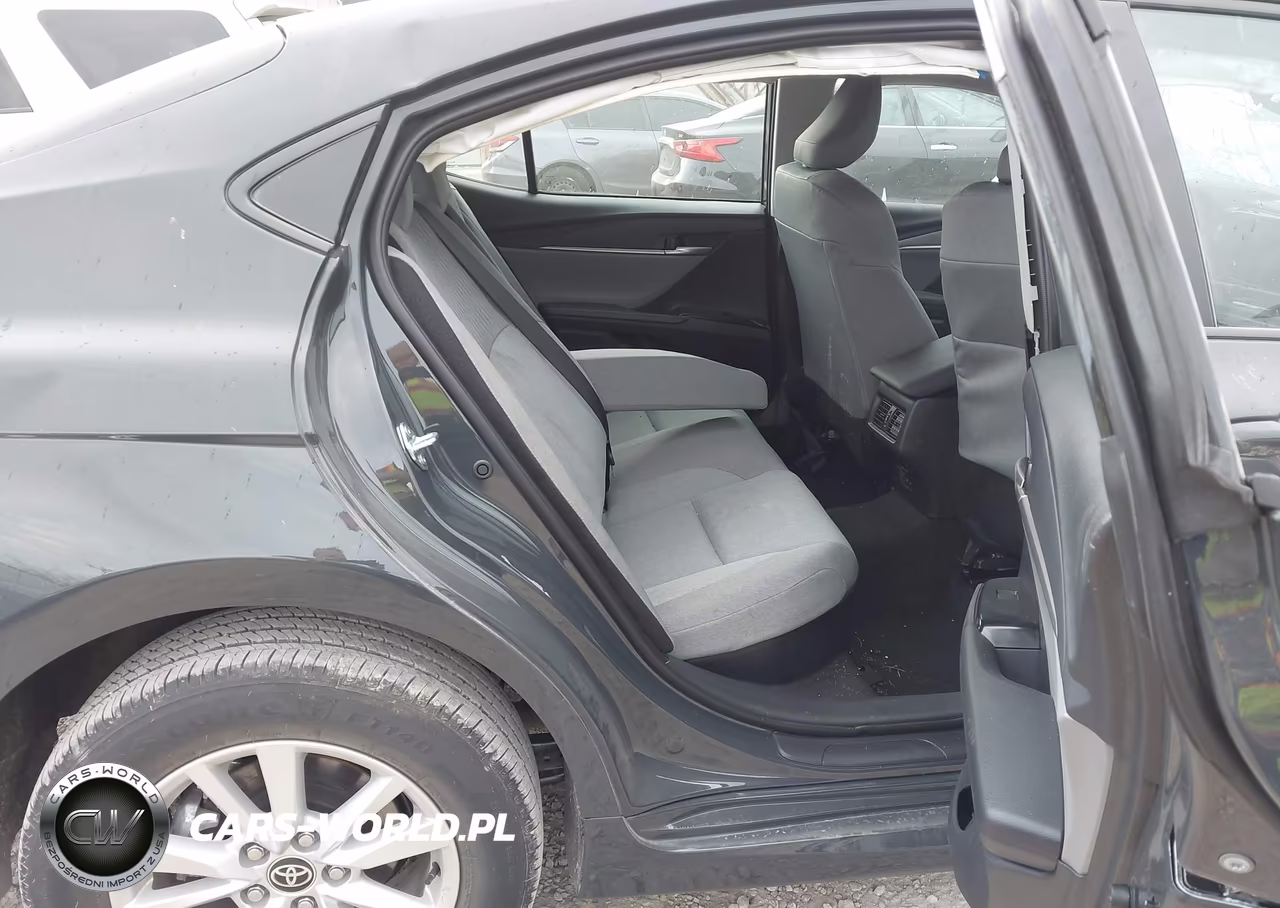 2026 Toyota Camry Le VIN:4T1DAACKXTU251330 - 8