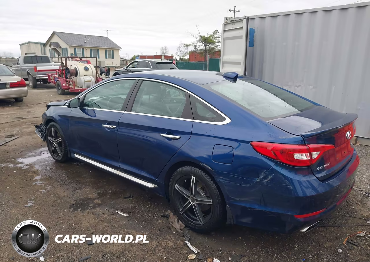 2015 Hyundai Sonata Sport VIN:5NPE34AF3FH113623 - 3
