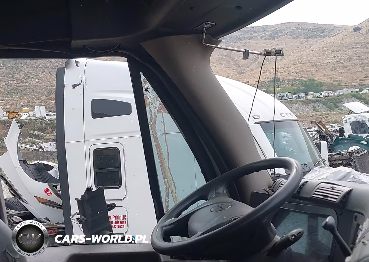 2012 Freightliner Cascadia 113 VIN:1FUJGBDV9CSBT0316 - 13