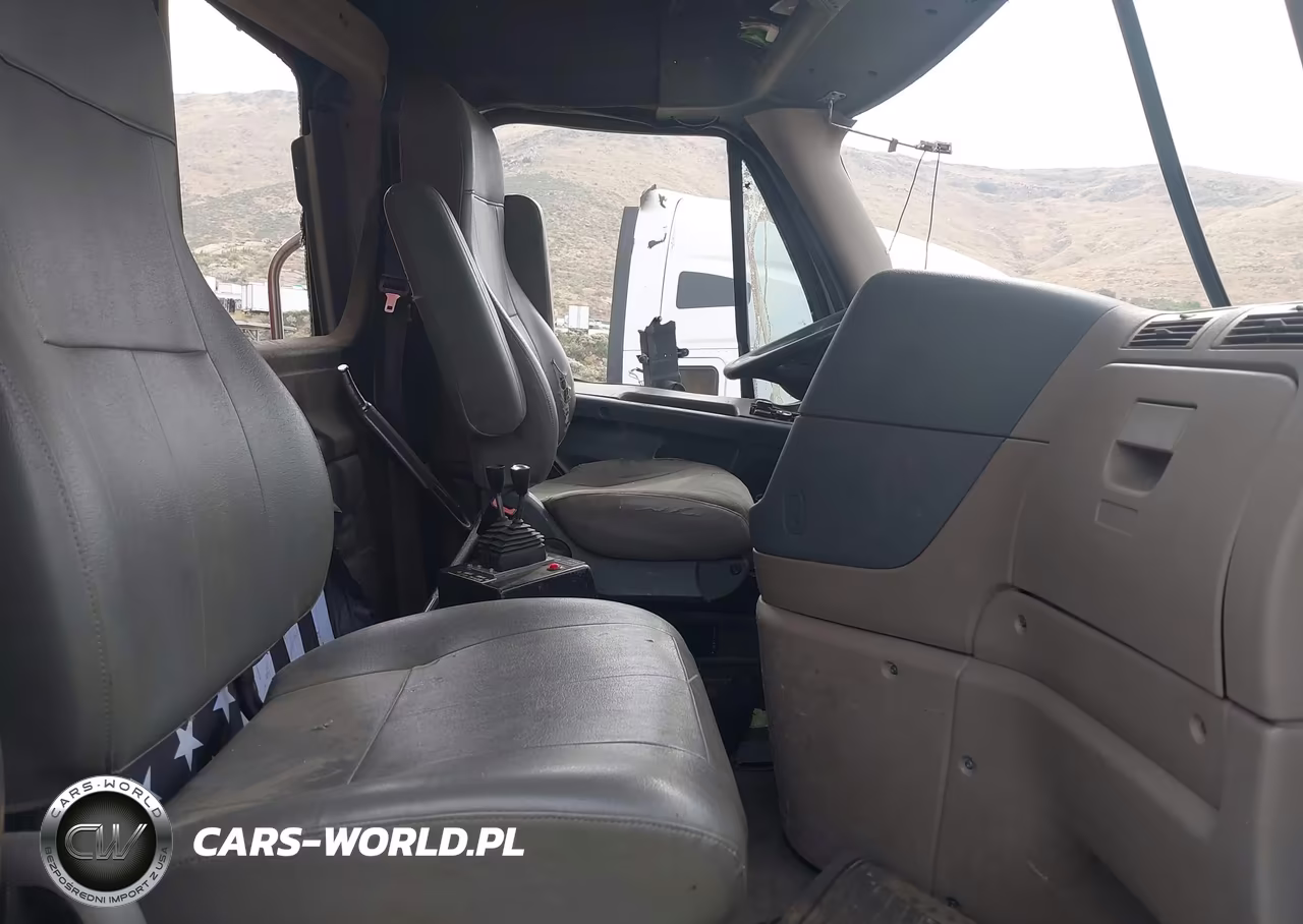 2012 Freightliner Cascadia 113 VIN:1FUJGBDV9CSBT0316 - 5
