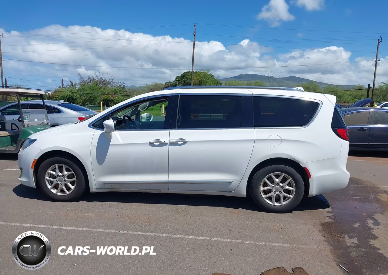 2020 Chrysler Pacifica Touring L VIN:2C4RC1BG5LR209467 - 14
