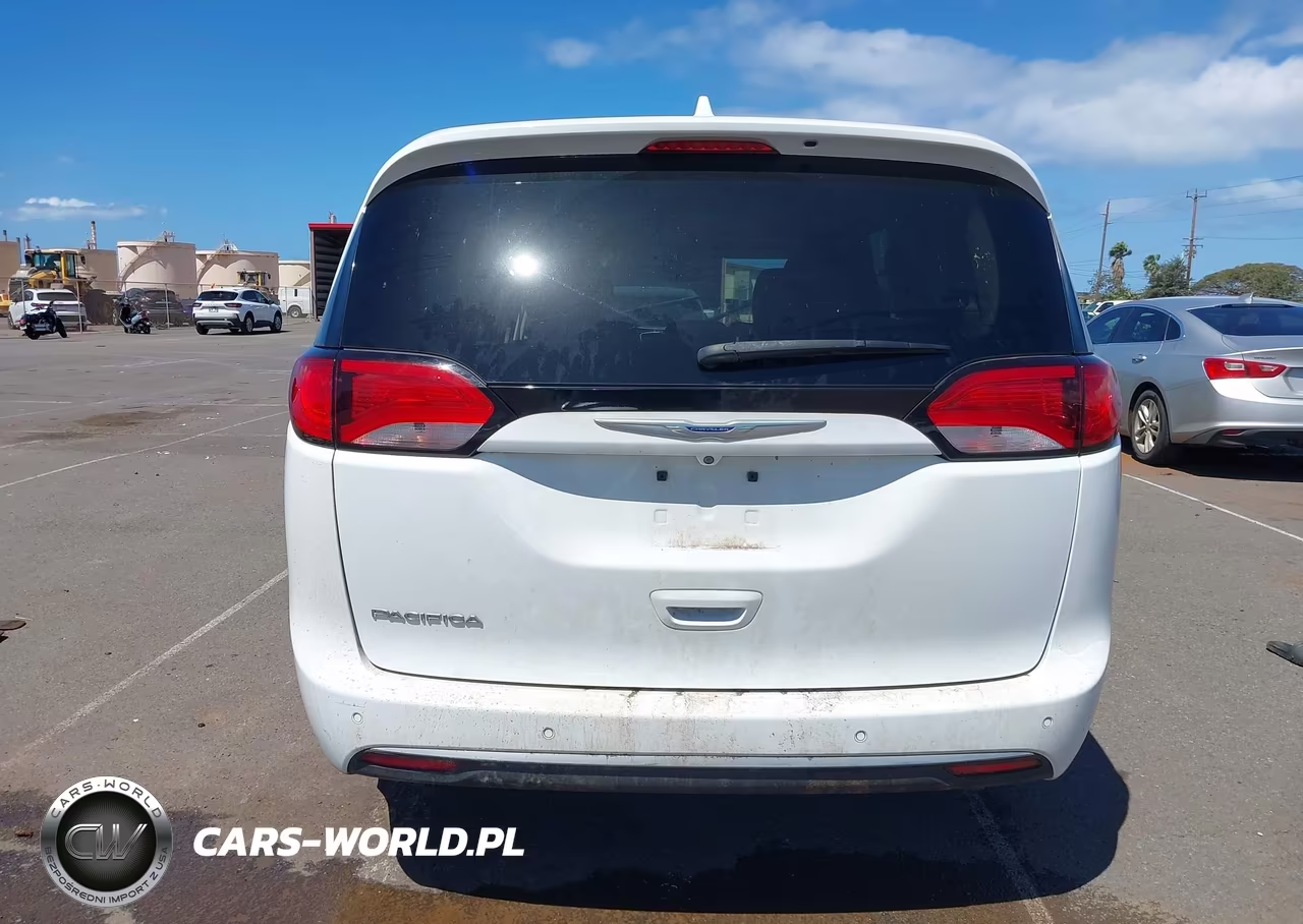 2020 Chrysler Pacifica Touring L VIN:2C4RC1BG5LR209467 - 16