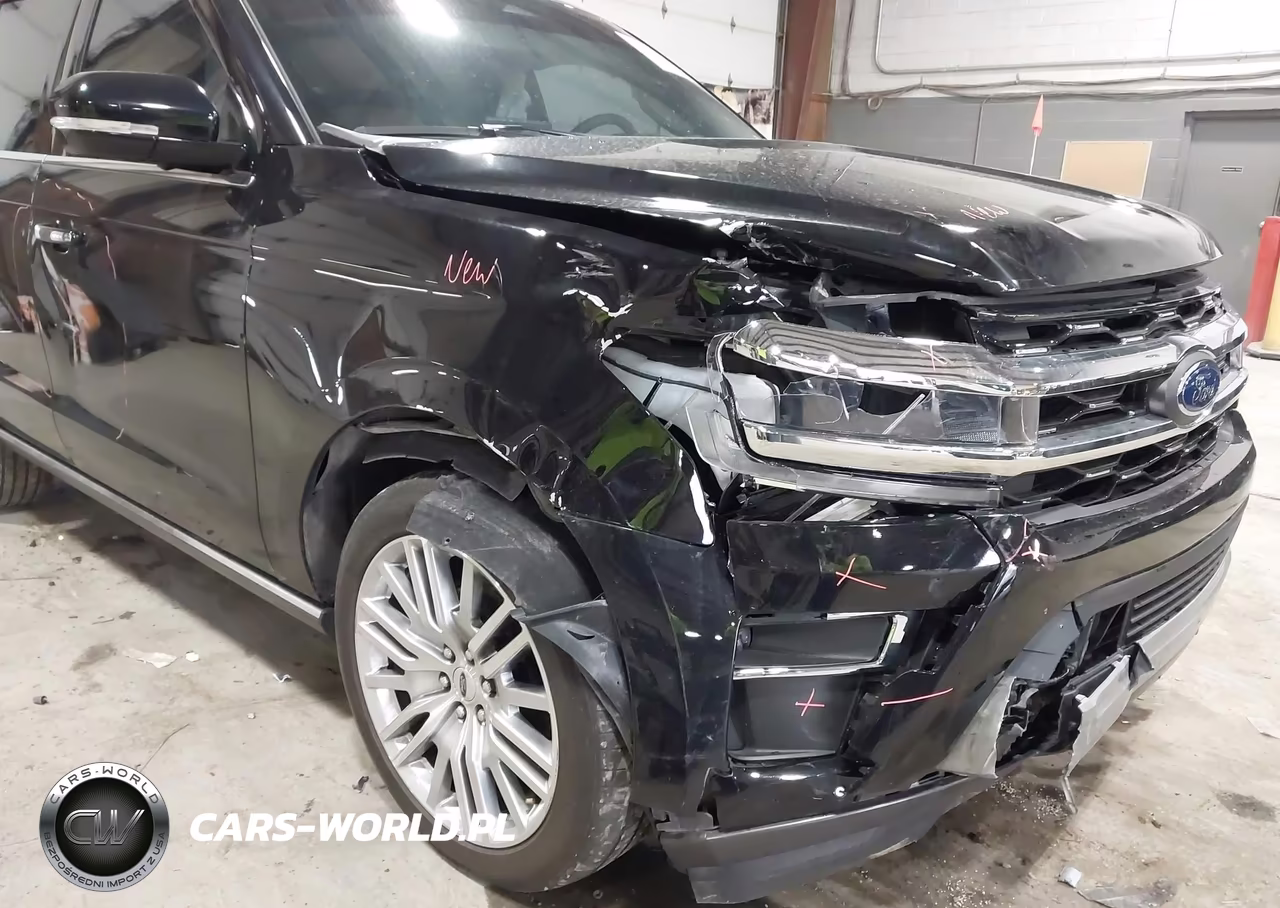 2024 Ford Expedition Limited VIN:1FMJU2A84REA76356 - 17