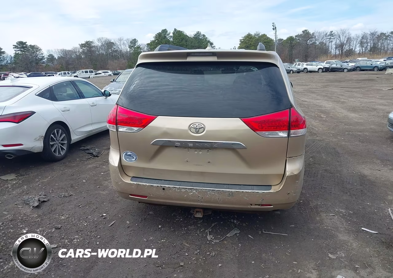 2011 Toyota Sienna Limited V6 VIN:5TDYK3DC7BS005487 - 16