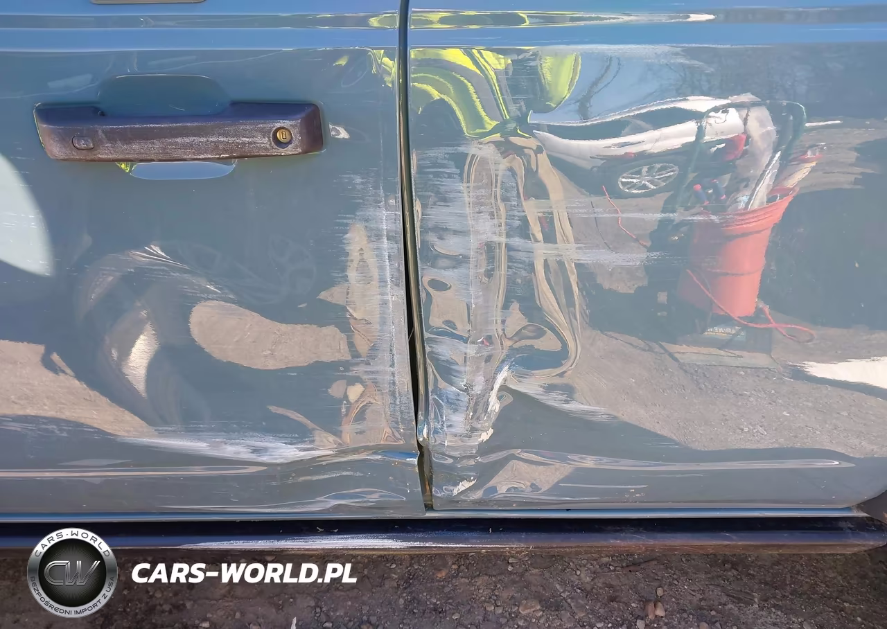 2022 Ford Bronco Black Diamond VIN:1FMEE5DP5NLB26299 - 17
