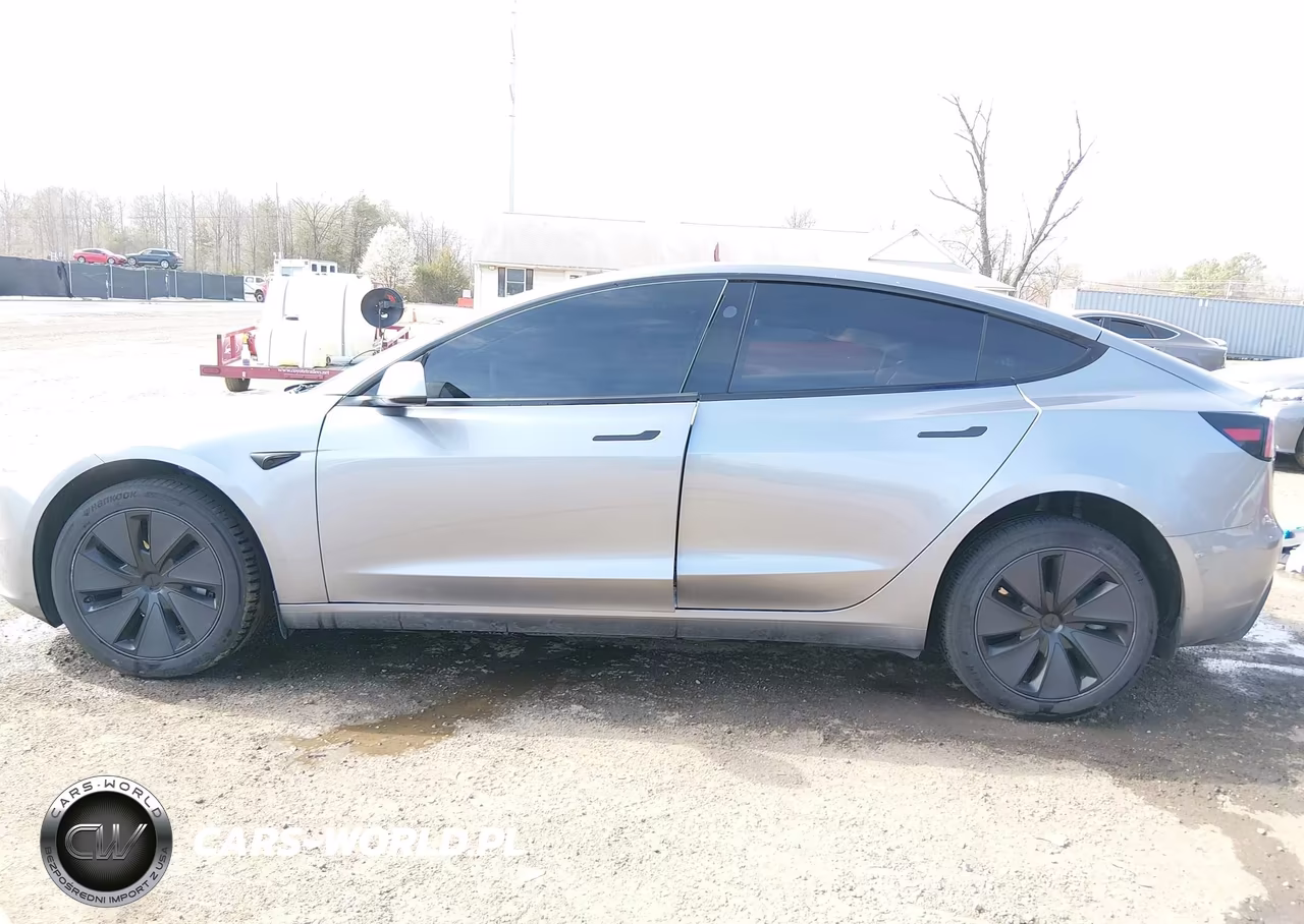 2025 Tesla Model 3 Long Range Rear-Wheel Drive-Standard Rear-Wheel Drive VIN:5YJ3E1EAXSF070874 - 13