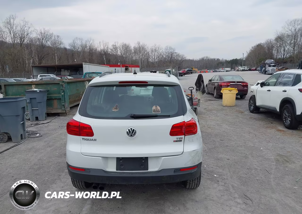 2016 Volkswagen Tiguan S VIN:WVGBV7AX5GW602328 - 16