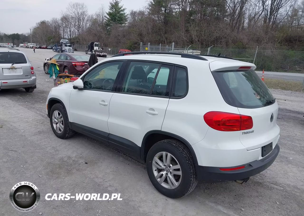 2016 Volkswagen Tiguan S VIN:WVGBV7AX5GW602328 - 3